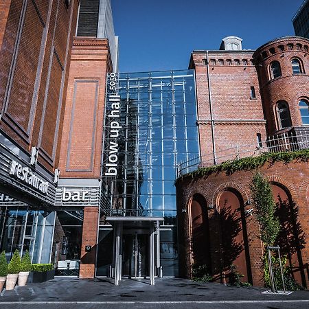 Hotel Blow Up Hall 5050 Познань Экстерьер фото