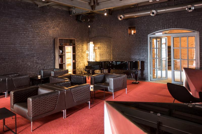 Hotel Blow Up Hall 5050 Познань Экстерьер фото