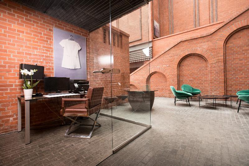 Hotel Blow Up Hall 5050 Познань Экстерьер фото
